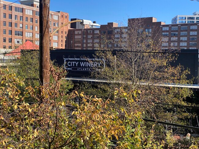 Foto del edificio - 620 Glen Iris Dr NE