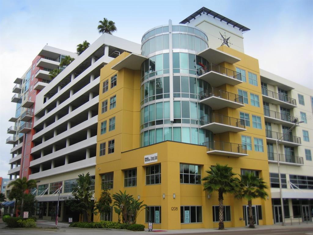 Primary Photo - 1208 E Kennedy Blvd