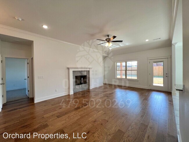 Building Photo - 4 br, 2 bath House - 963 Sugar Pine St.