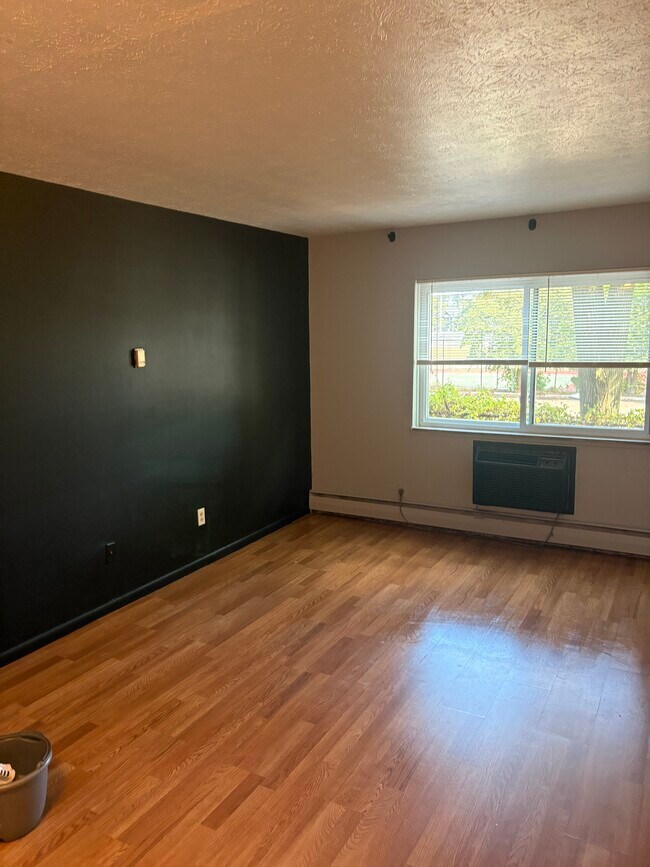 Foto del edificio - 1691 Robinwood Ave