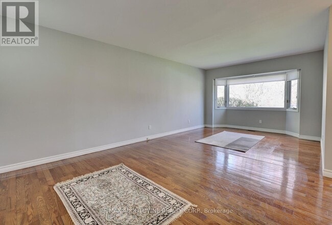 Building Photo - 1493 Briarwood Crescent