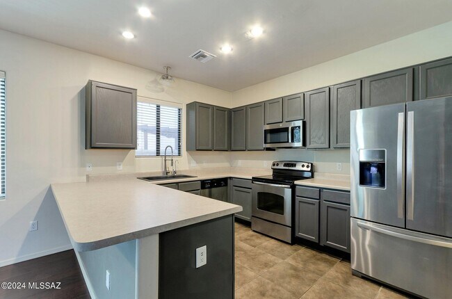 Foto del edificio - 4198 N Stone Cliff Dr