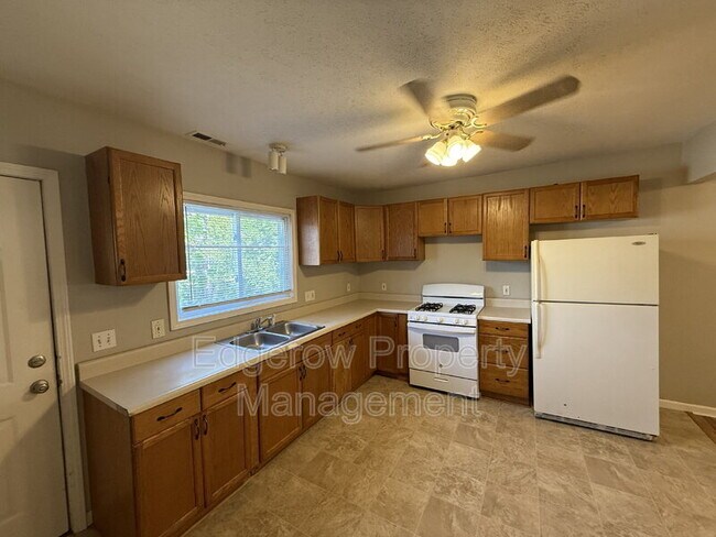 Foto del edificio - 1323 Broadway Ave NW
