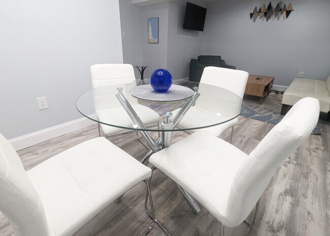 Suite 209 - 634 Rock Creek Church Rd NW