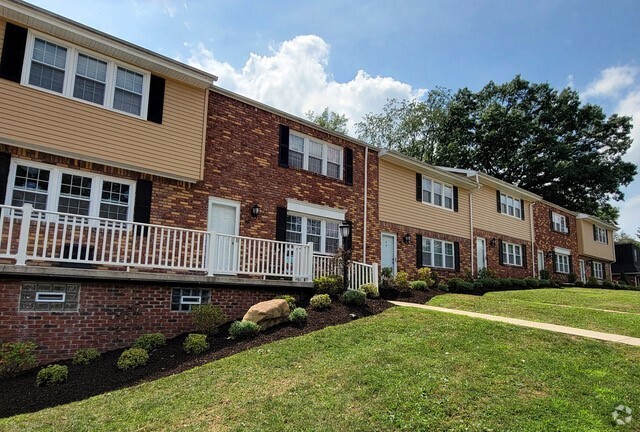 Building Photo - Crosskeys Townhomes