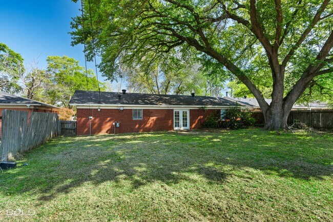 Foto del edificio - 3 bedroom 2 bath Southern Charm