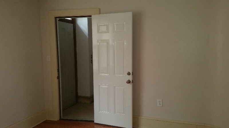 Living&Main entrance - 405 S 6th St