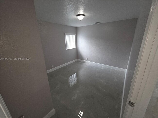 Foto del edificio - 4360 NW 15th St