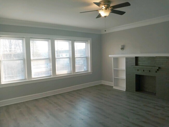 Building Photo - 2610 W 60th St