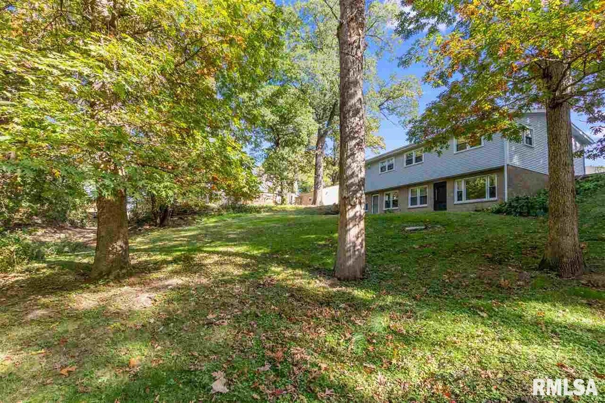 2542 6th Street Ct, East Moline, IL 61244 House Rental in East Moline