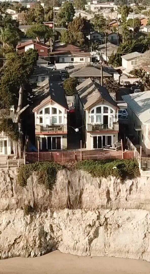 Foto del edificio - 6631 Del Playa Dr