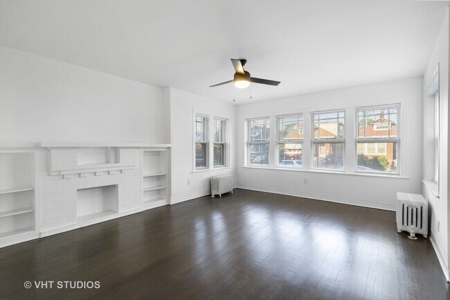 Building Photo - 8030 S Justine St