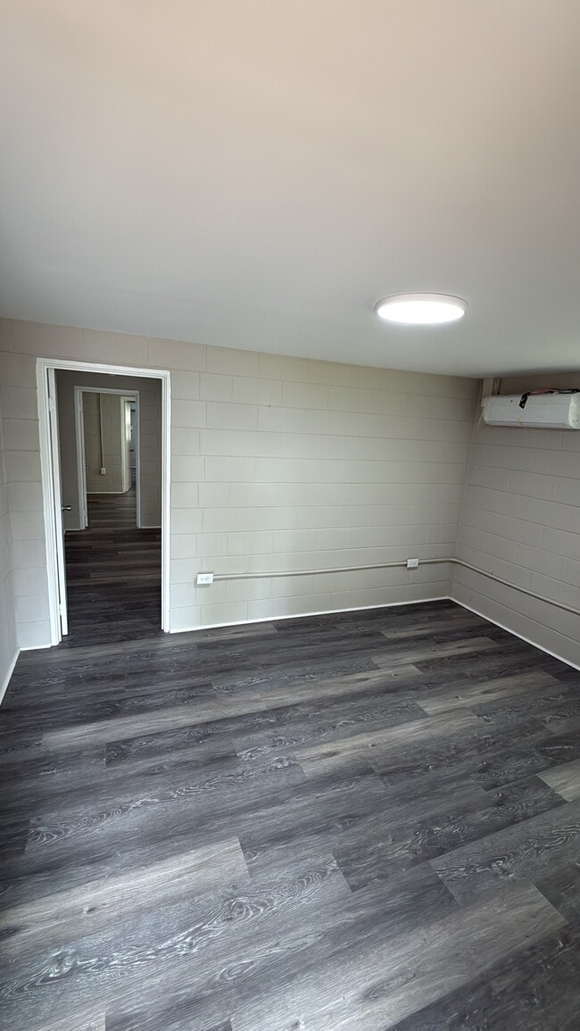 Foto del edificio - 410 Midway St