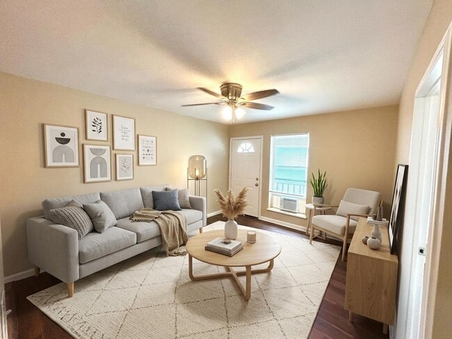 Photo - 1222 Fenfield Avenue, Unit 2 House