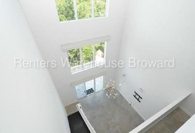 Building Photo - The Lofts of Wilton Manors