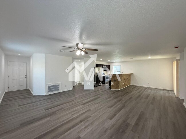 Building Photo - 511 Sanderling