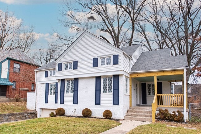 Foto del edificio - WESTWOOD - Freshly updated 4 bed 2.5 bath home