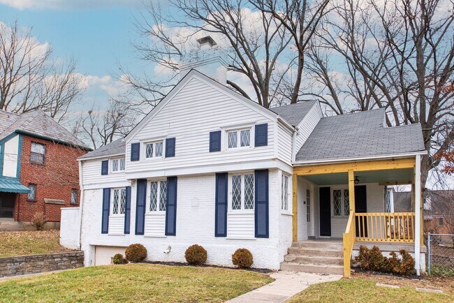 Foto del edificio - WESTWOOD - Freshly Updated & Move-In Ready! 4 bed 2.5 bath home