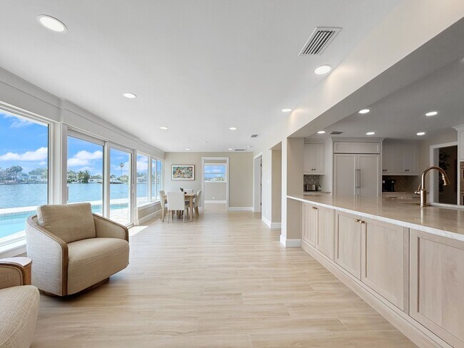 Foto del edificio - Luxury Waterfront Living in St. Pete Beach with Private Pool & Spa - 4 Bed | 3 Bath