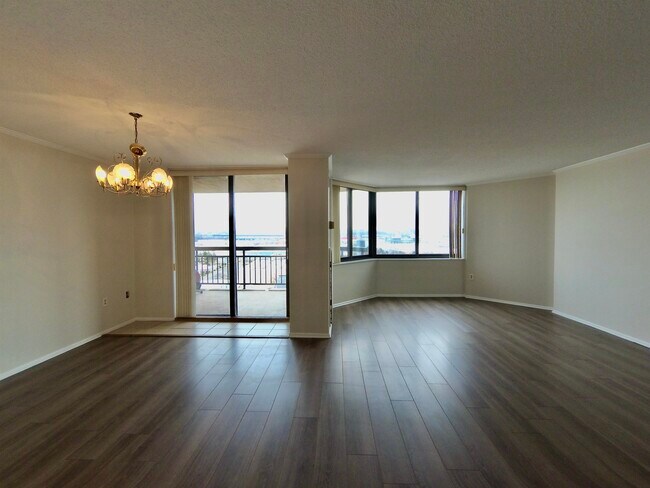 Foto del edificio - 1009 Harmon Cove Tower