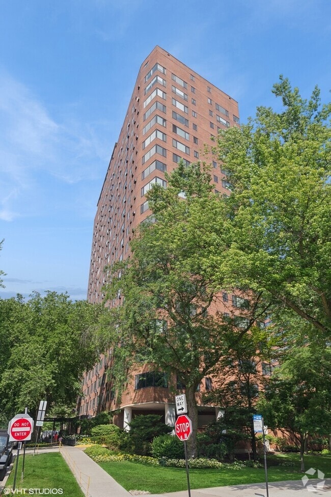 Building Photo - 3100 N Lake Shore Dr