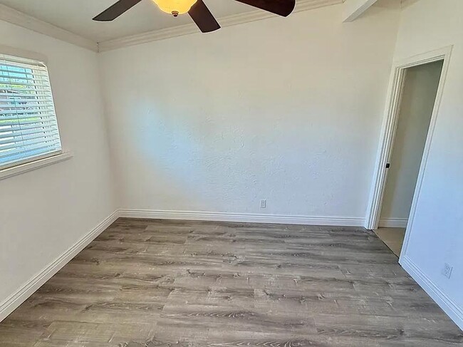 Foto del edificio - 2028 W Oldfield St