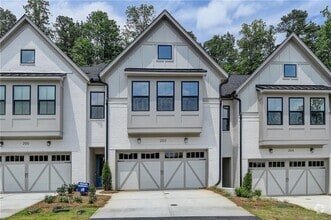 Building Photo - 202 Holsten Ln