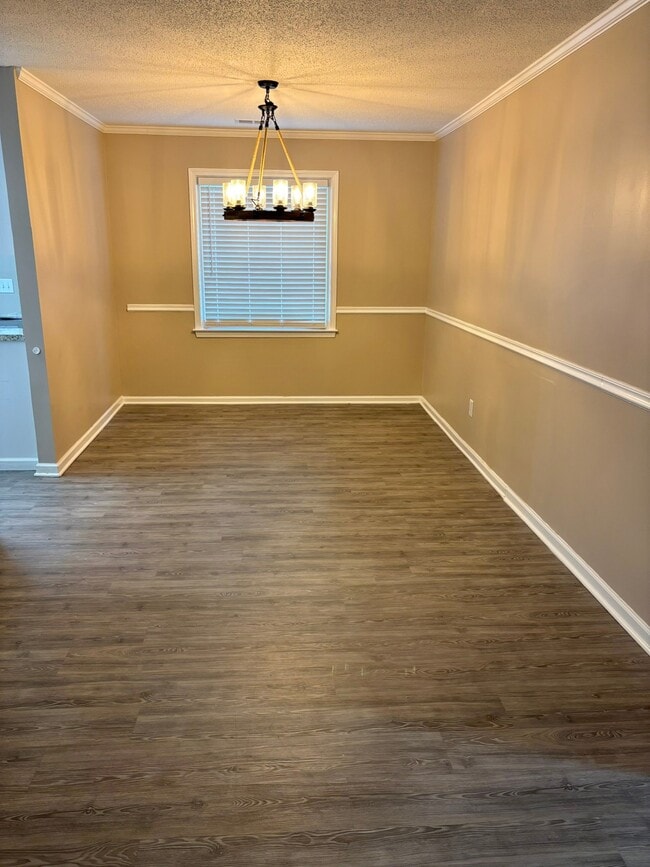 Foto del edificio - 548 Kenton Dr