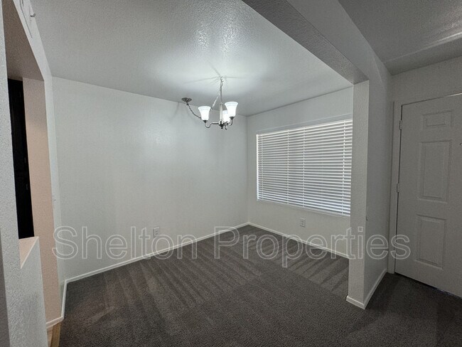 Foto del edificio - 1331 W Baseline Rd