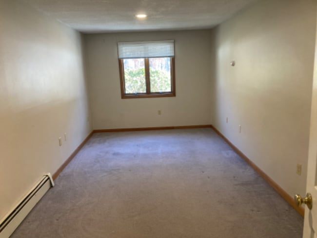 Building Photo - 1187 New Hampshire Rte 175