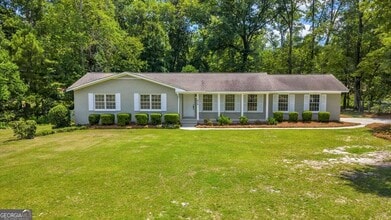 Building Photo - 215 Brookwood Dr