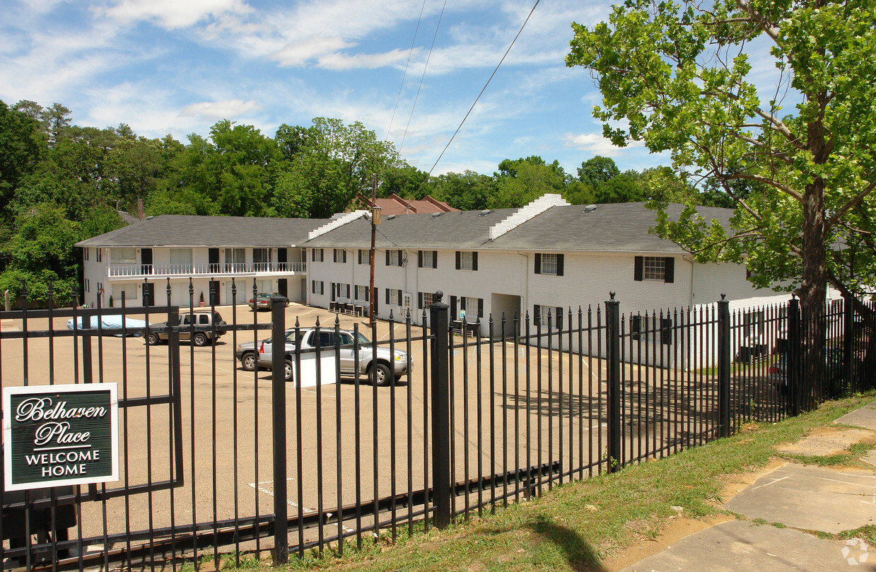 Building Photo - Belhaven Place