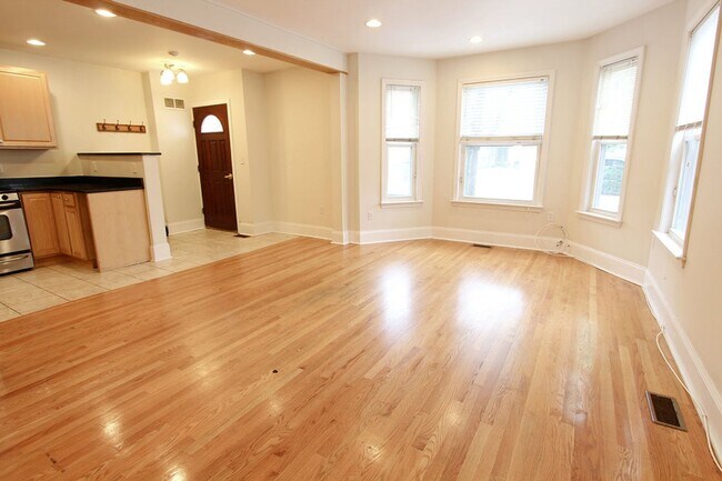 Foto del edificio - 25 Aspinwal Ave., #1, Brookline