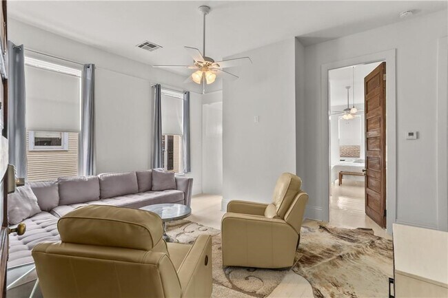 Foto del edificio - 1438 Harmony St