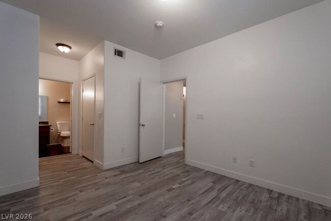 Building Photo - 9050 W Warm Springs Rd