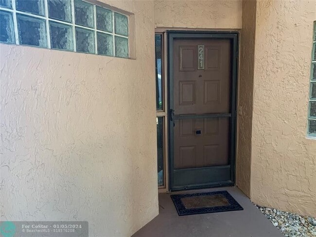 Foto del edificio - 10661 NW 14th St