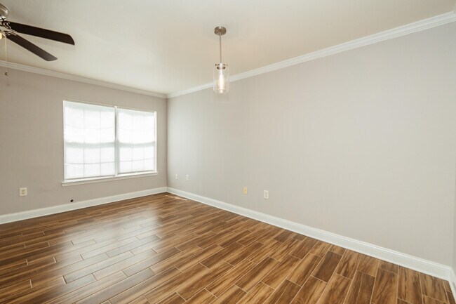 Building Photo - 526 Wingspan Way