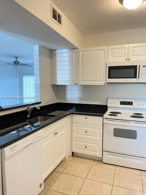 Foto del edificio - 1145 Golden Lakes Blvd