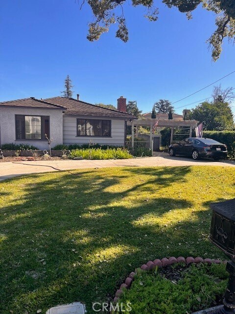 Foto del edificio - 1054 Mayflower Ave