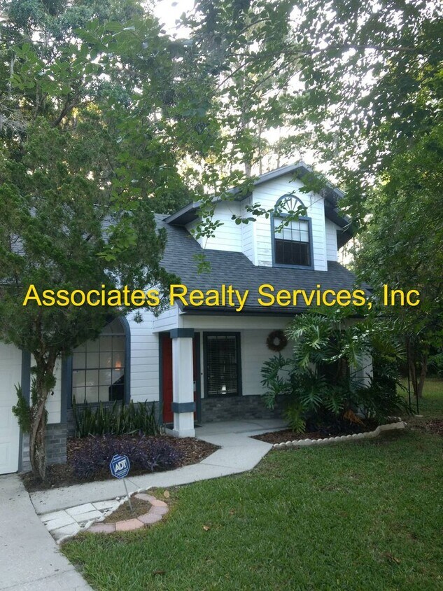 Primary Photo - Cute Cottage Home on Cul-de-Sac!!