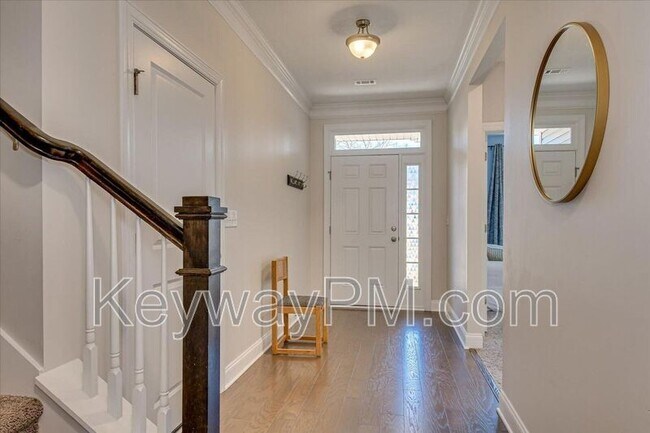 Building Photo - 506 Hampton Dr
