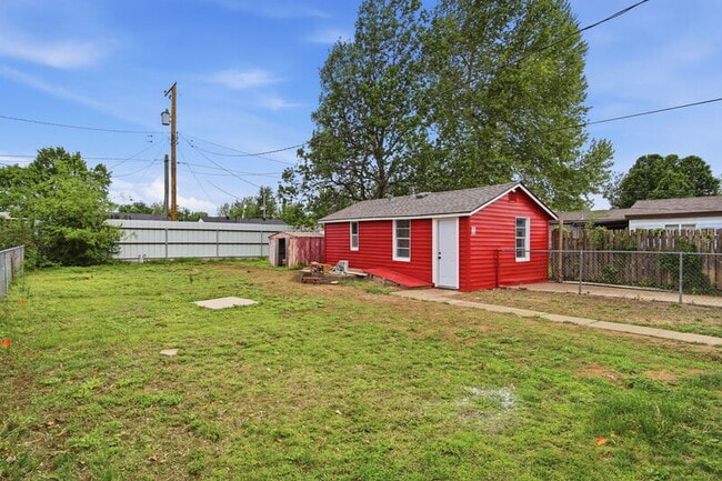 Foto del edificio - 2228 SW Grand Blvd