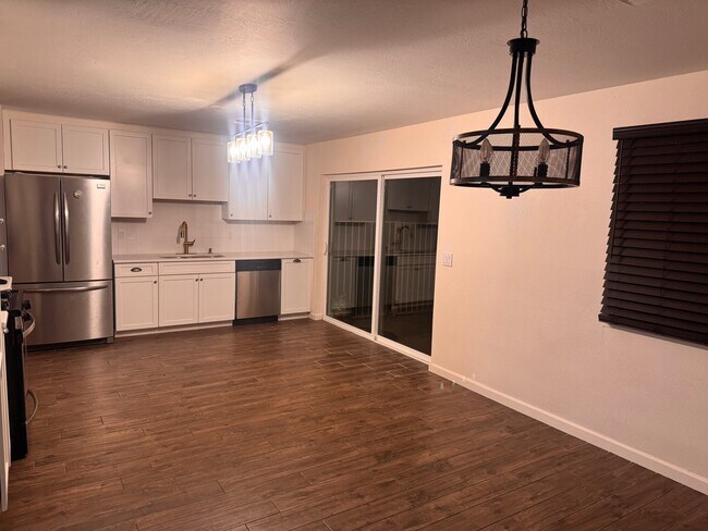 Building Photo - 4623 W Keim Dr