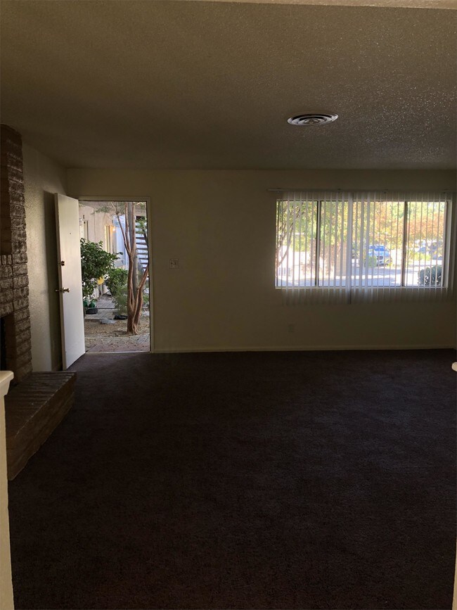 Building Photo - 4801 Appleblossom Dr
