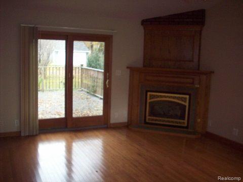 Foto del edificio - 4790 Elizabeth Lake Rd