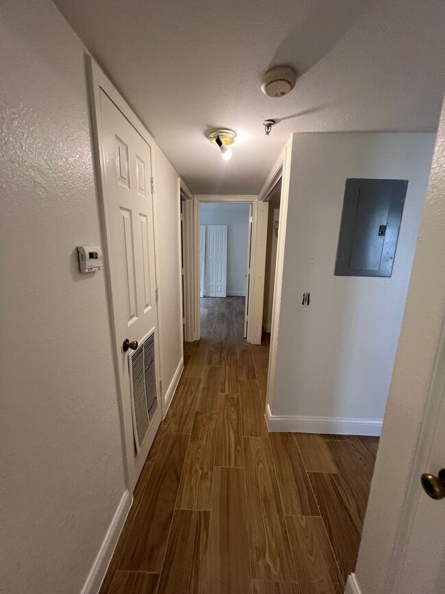 Building Photo - 428 Kays Ln