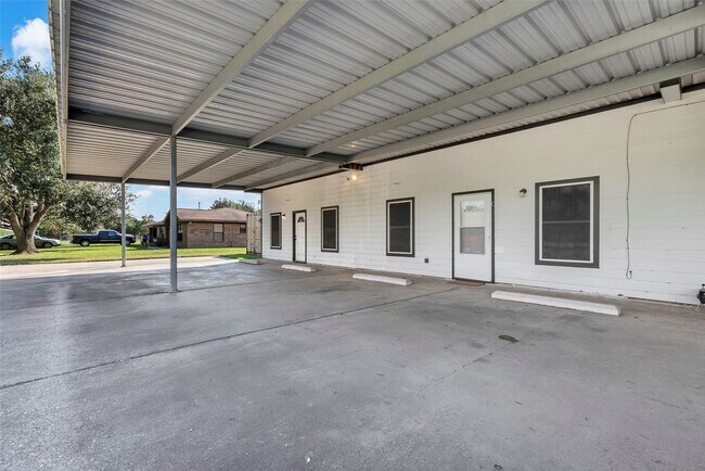 Foto del edificio - 7900 B St
