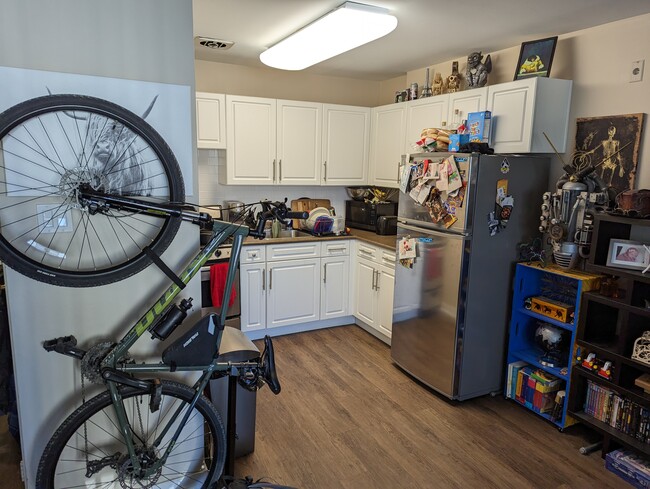 Kitchen - 595 River Av