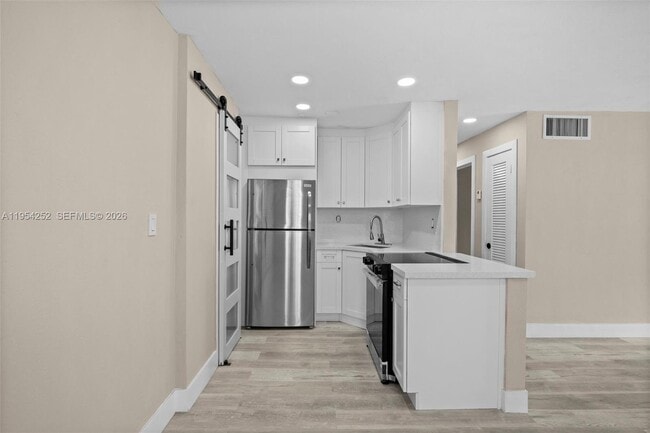 Foto del edificio - 8701 SW 141st St