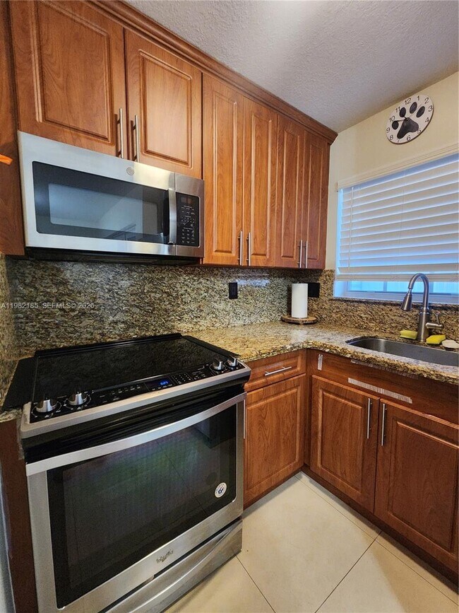 Foto del edificio - 12193 SW 10th St